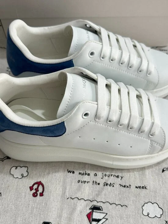 Alexander McQueen Classic Platform White Sneakers - Picture 2 of 12